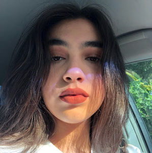 Meet your Posher, Lina